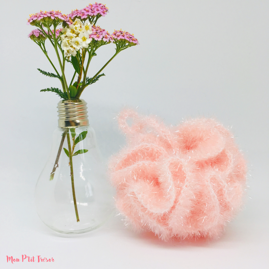 Fleur de douche au crochet - DIY par Alice Gerfault